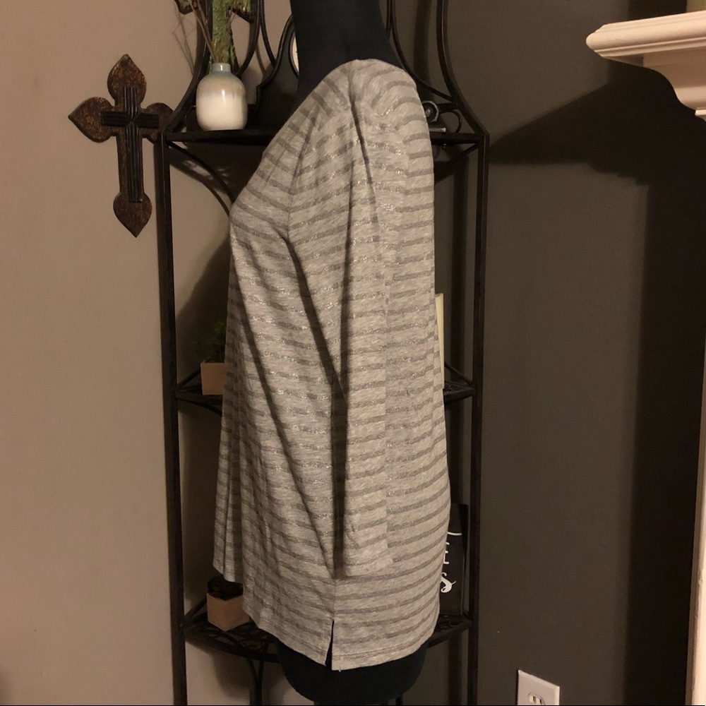 Gap Long Sleeve Tee - Picture 3 of 8